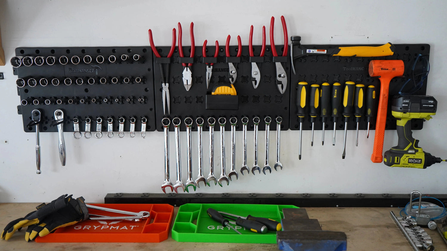 ToolHanger - Toolbox Widget AU